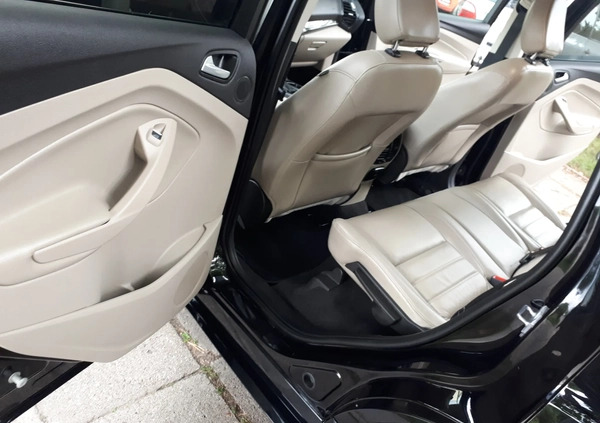 Ford Escape cena 77900 przebieg: 31654, rok produkcji 2019 z Słupsk małe 781